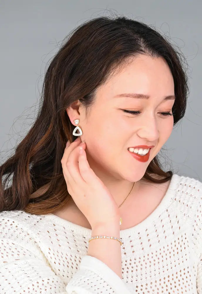 SPARKLING DANGLE EARRINGS