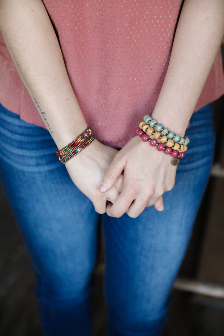 GOLD + GLASS BEADED BRACELET
