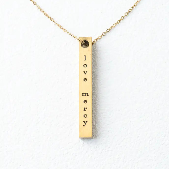 STARFISH JUSTICE GOLD BAR NECKLACE