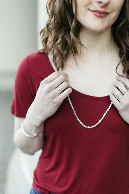 SILVER GLOW NECKLACE