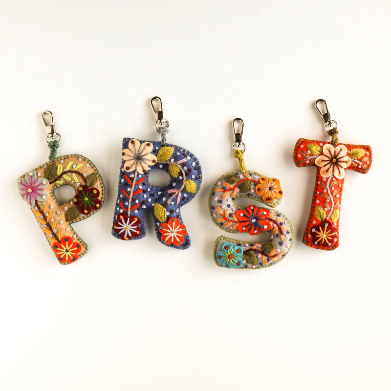 EMBROIDERED INITIAL KEYCHAIN
