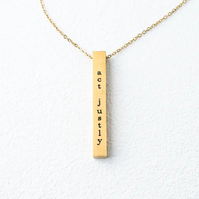 STARFISH JUSTICE GOLD BAR NECKLACE