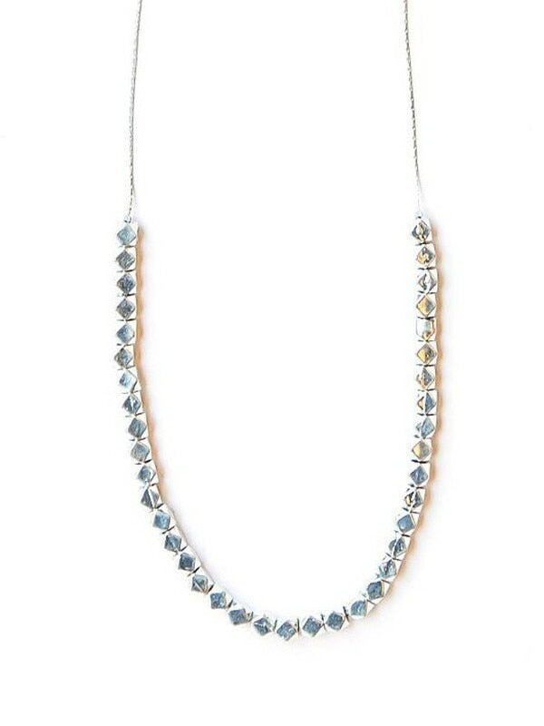 SILVER GLOW NECKLACE