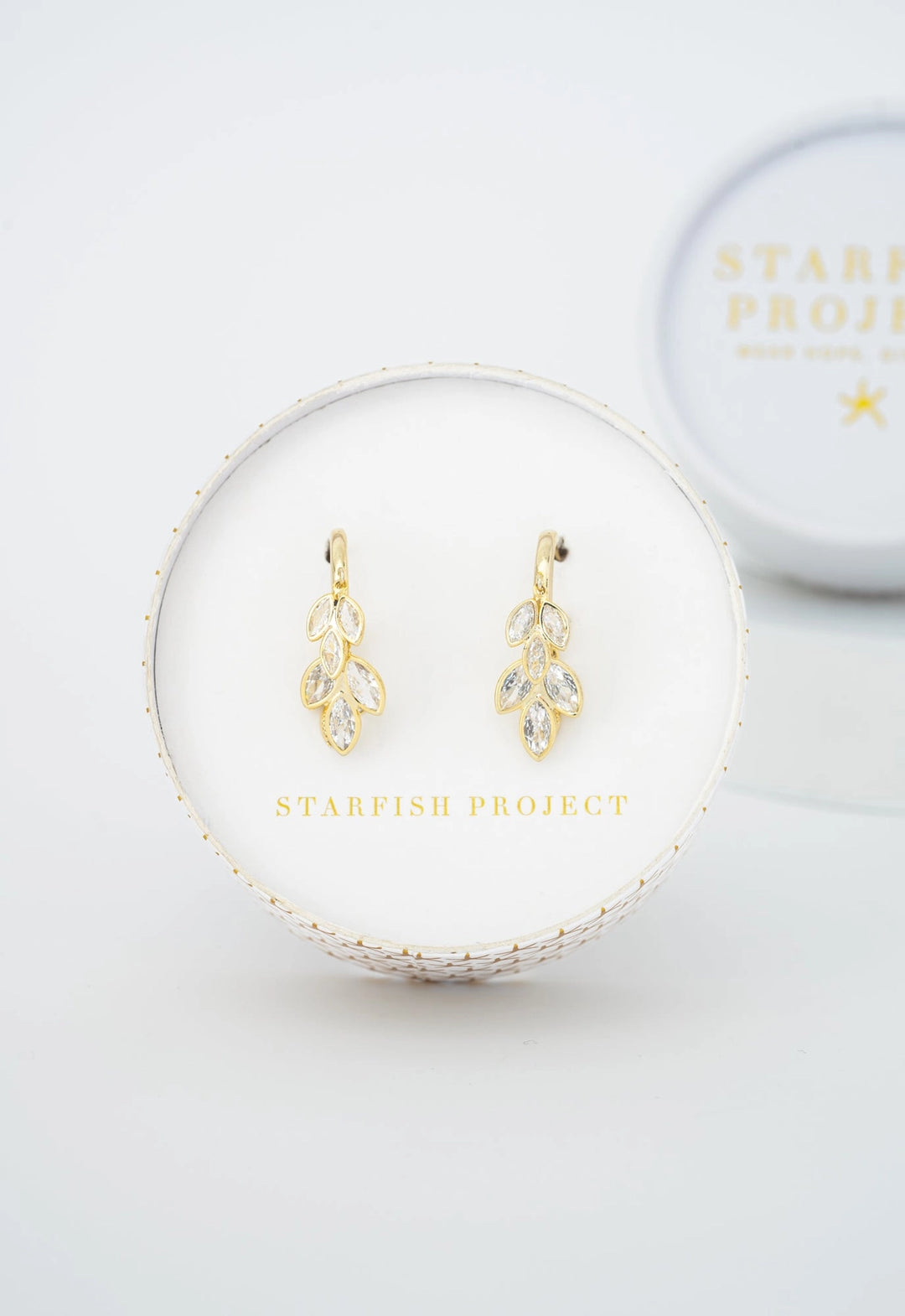 GOLDEN LAUREL DROP EARRINGS