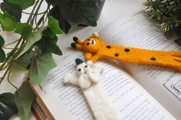 FELTED WOOL ANIMAL BOOKMARK