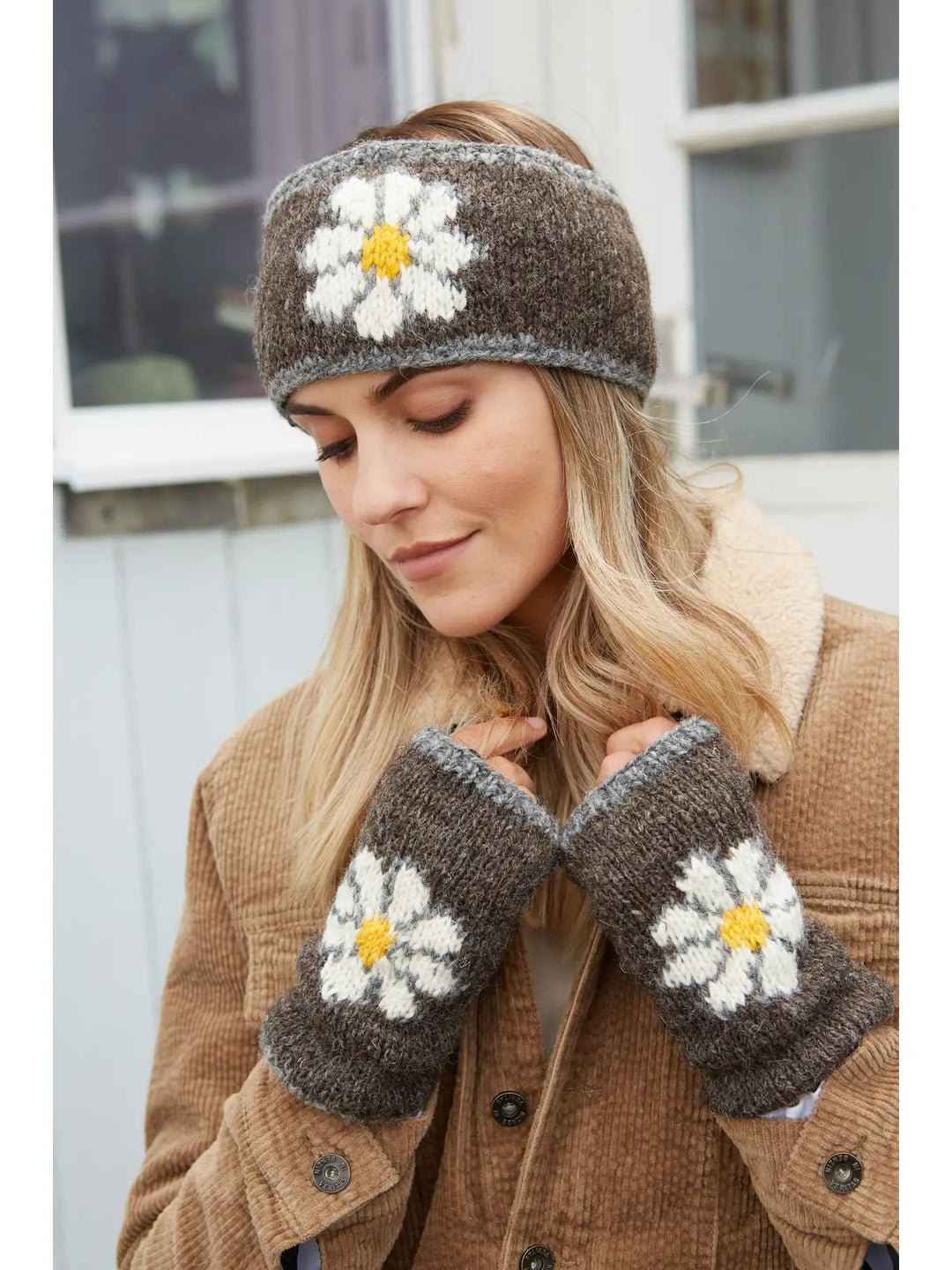 DAISY PRINT HAND KNITTED HEADBAND EAR WARMER