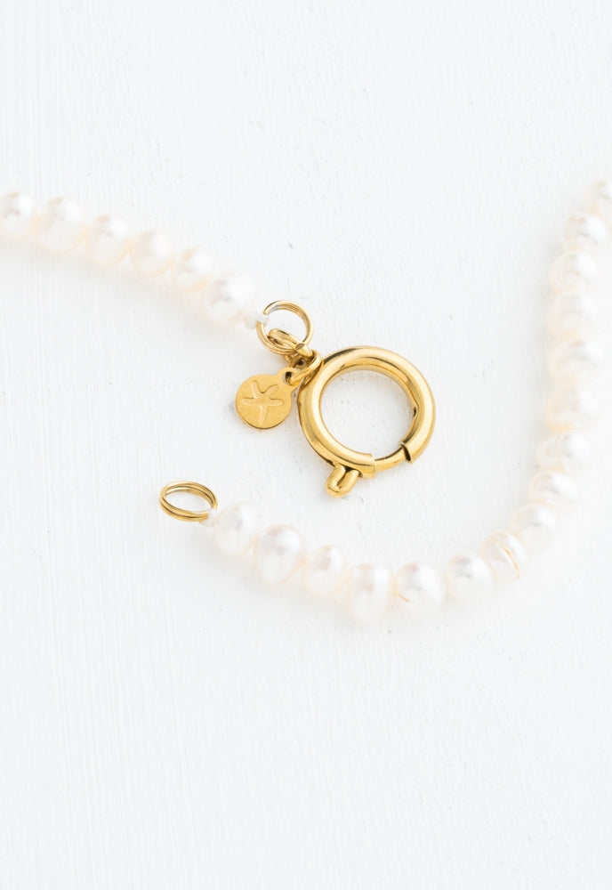 CULTURED PEARL NECKLACE