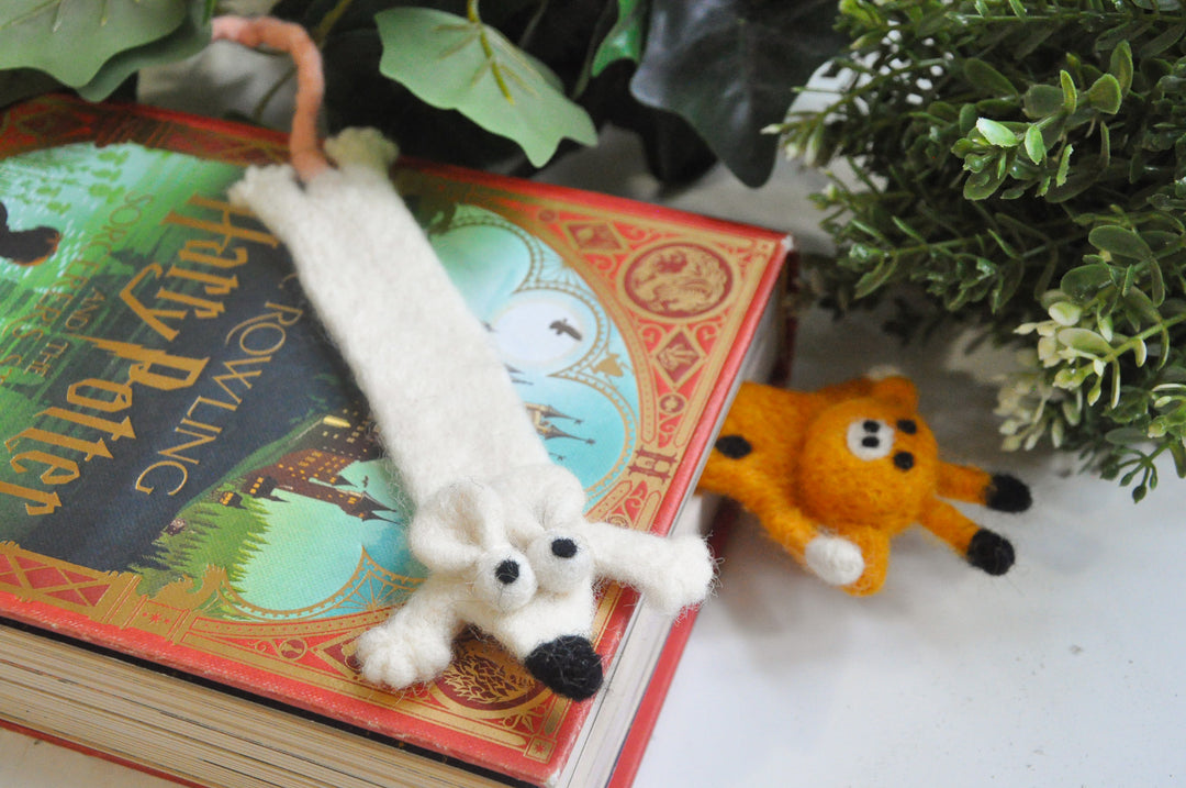 FELTED WOOL ANIMAL BOOKMARK