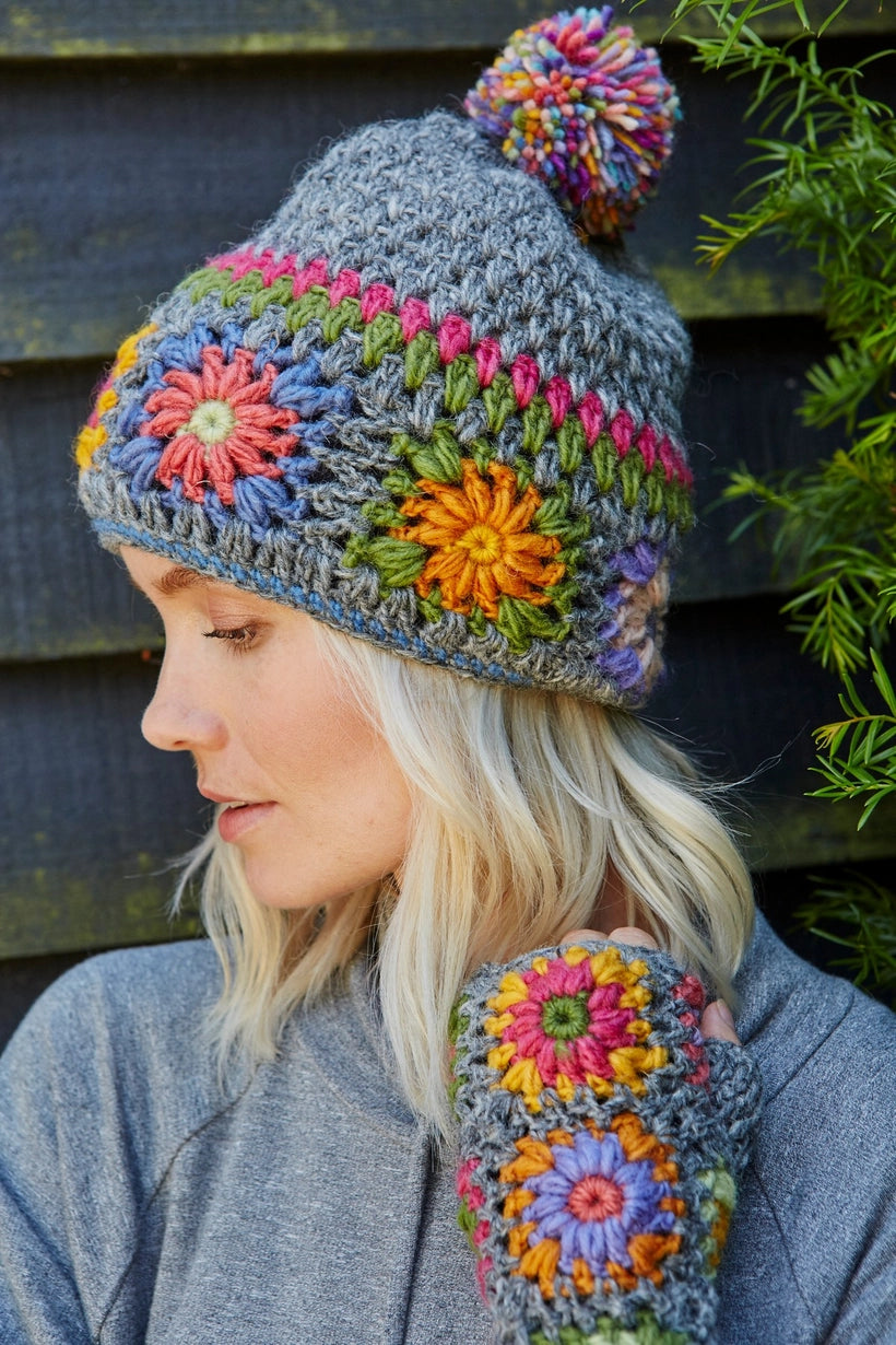 HAND KNITTED GRANNY CROCHET BOBBLE BEANIE