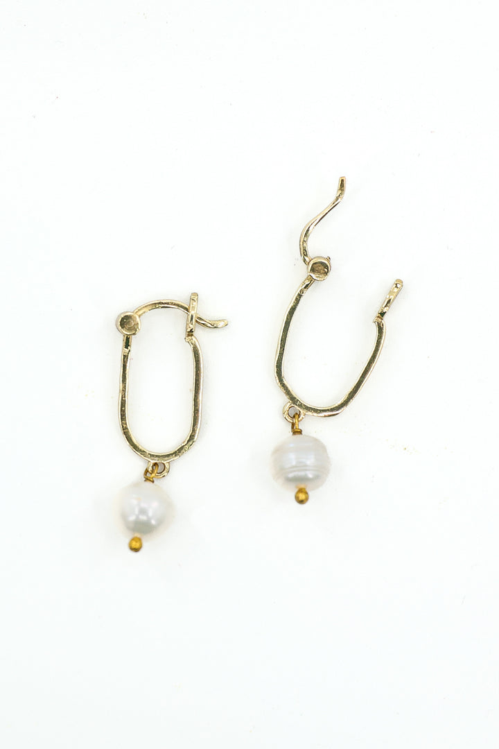 FRESHWATER PEARL DANGLE EARRINGS