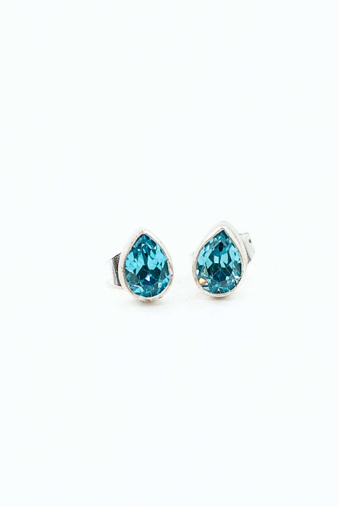 FACETED TEARDROP STUDS