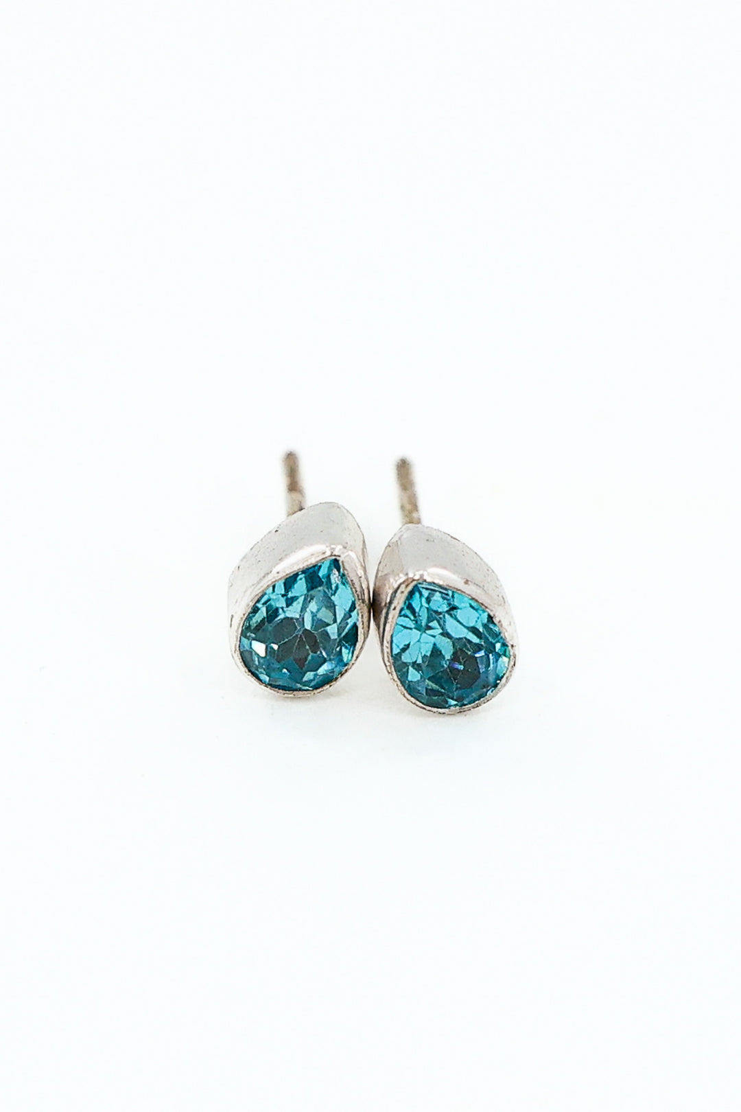 FACETED TEARDROP STUDS