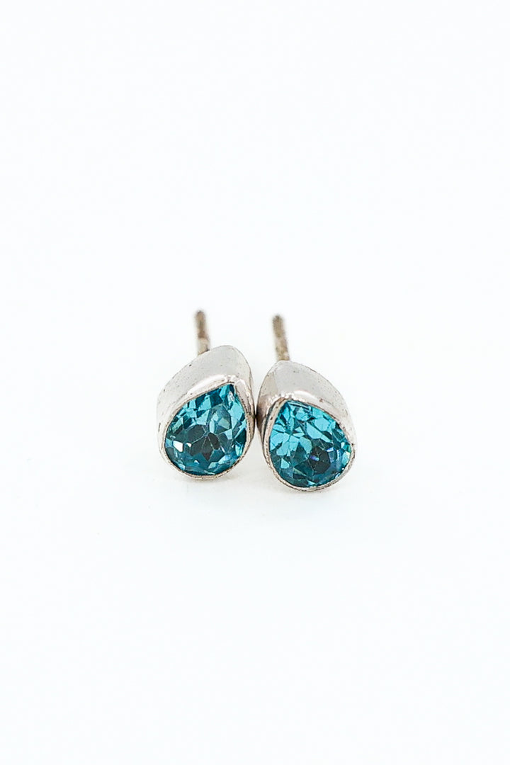 FACETED TEARDROP STUDS