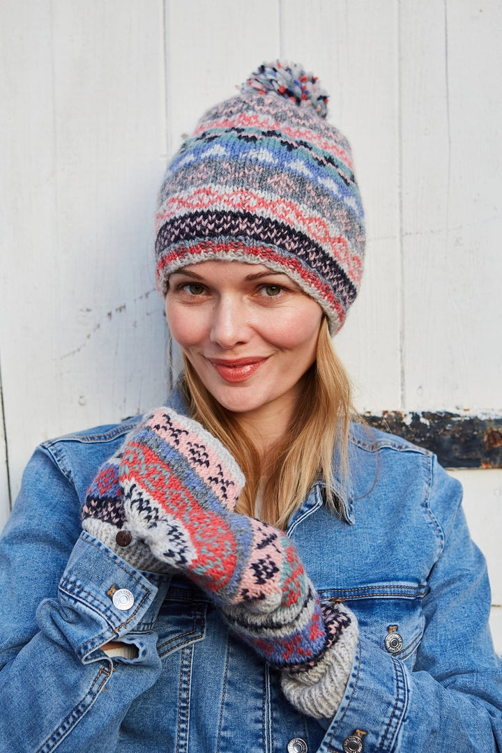 HAND KNITTED GLOVE/MITTENS: FAIRISLE OATMEAL