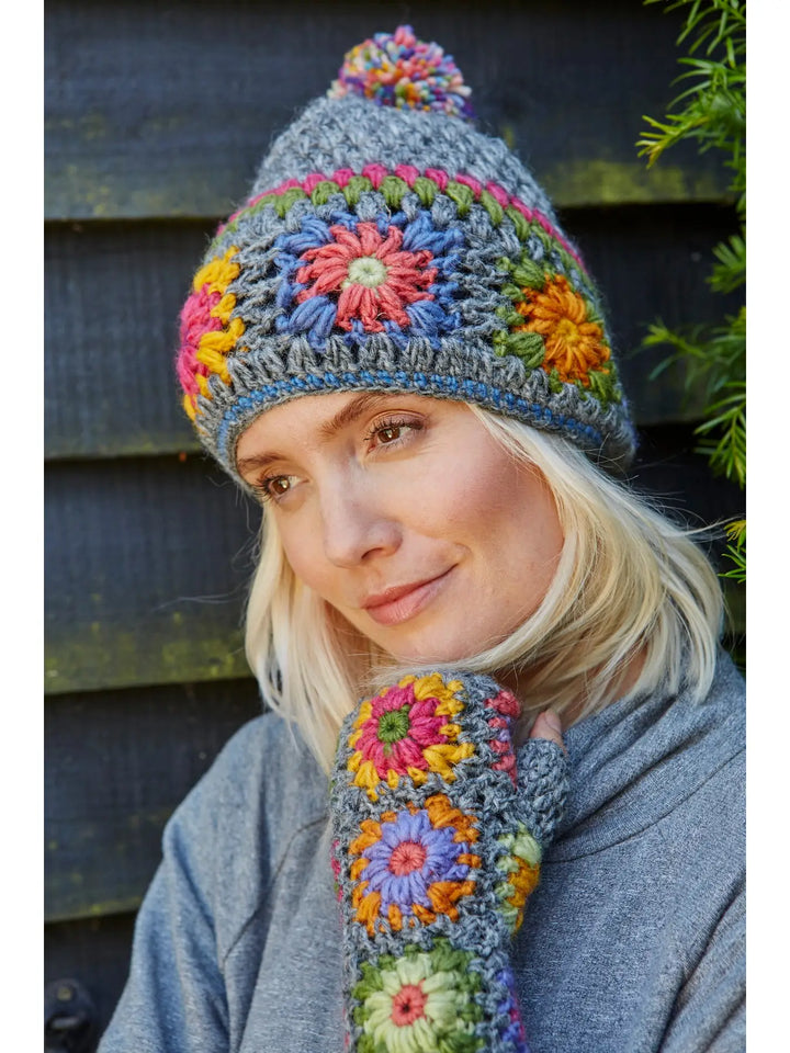 HAND KNITTED GRANNY CROCHET BOBBLE BEANIE