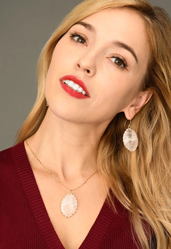 RADIANT LIGHT NECKLACE