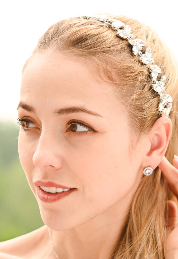 RADIANT SHINE ZIRCON STUDS