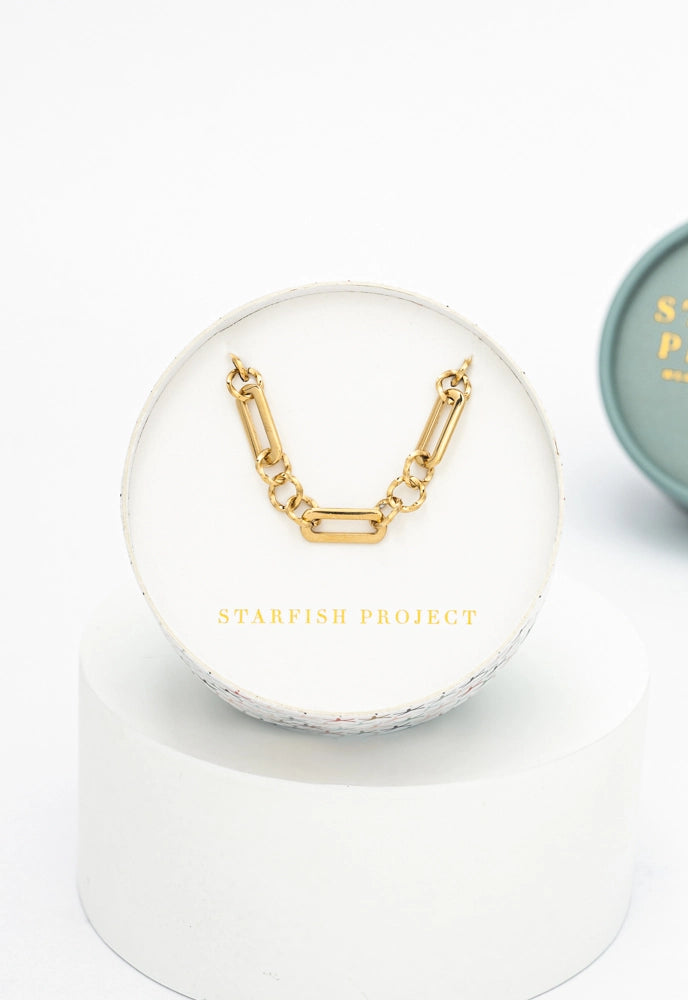 GLITTERING GARLAND GOLD CHAIN NECKLACE