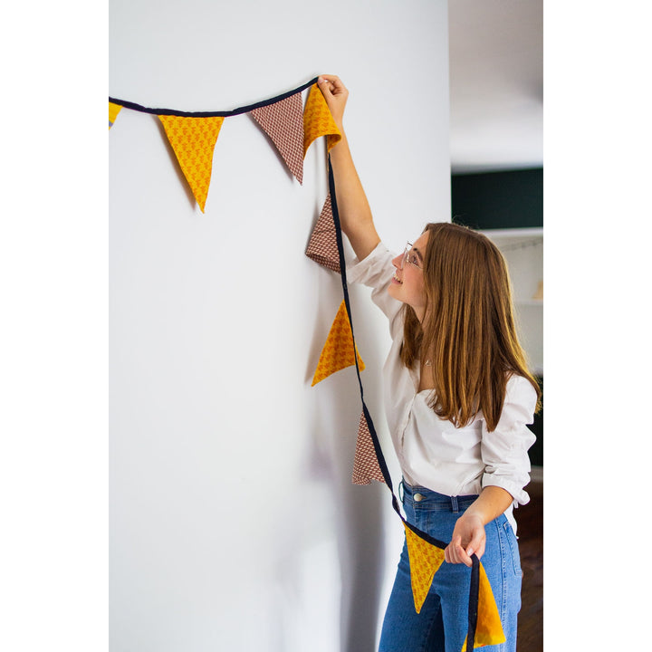 KANTHA TRIANGLE BANNER