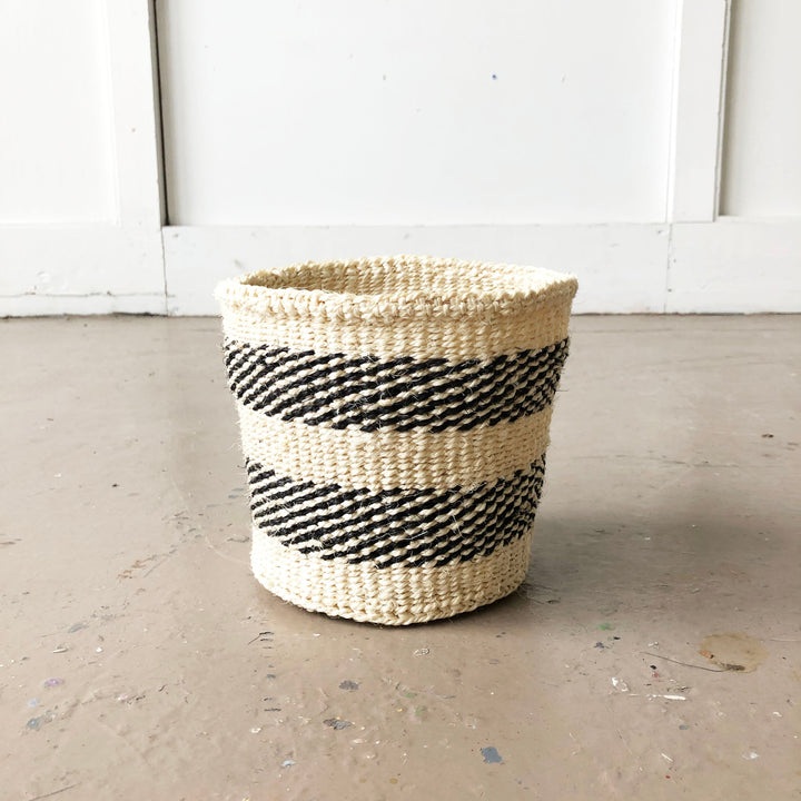 BLACK + NEUTRAL BASKETS