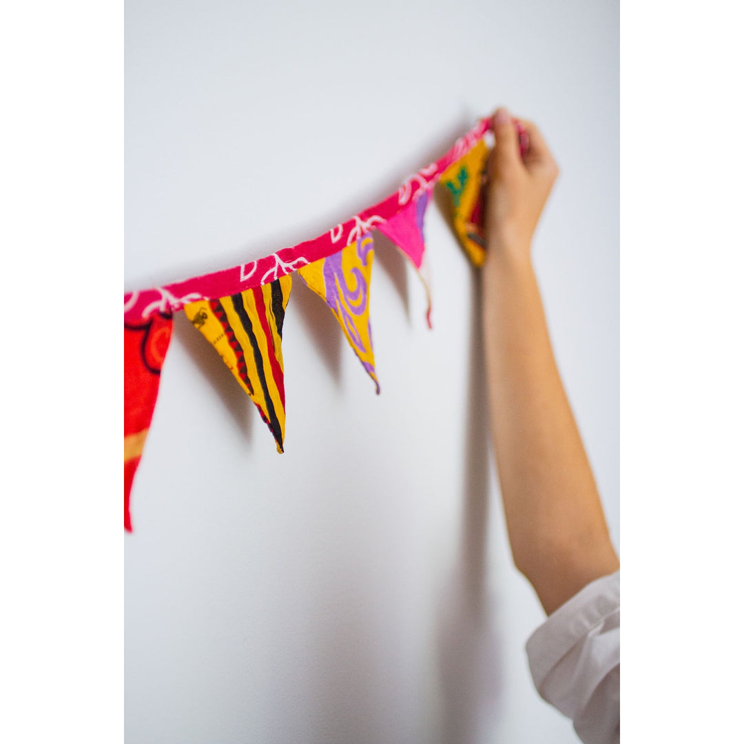 KANTHA TRIANGLE BANNER