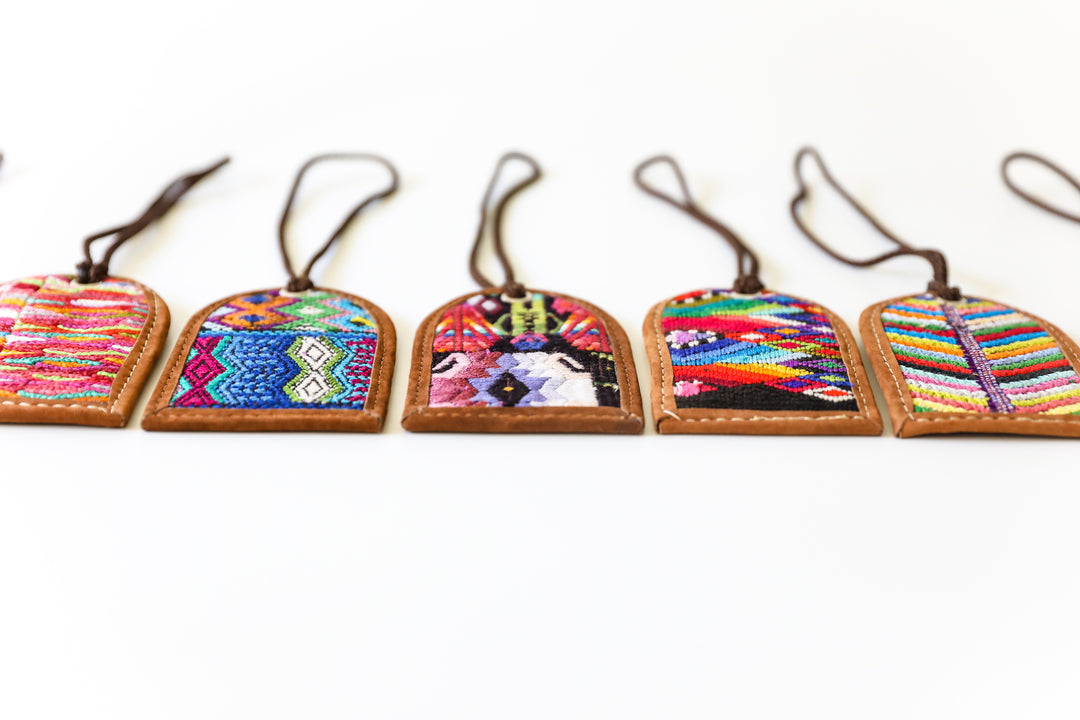 LUGGAGE TAGS