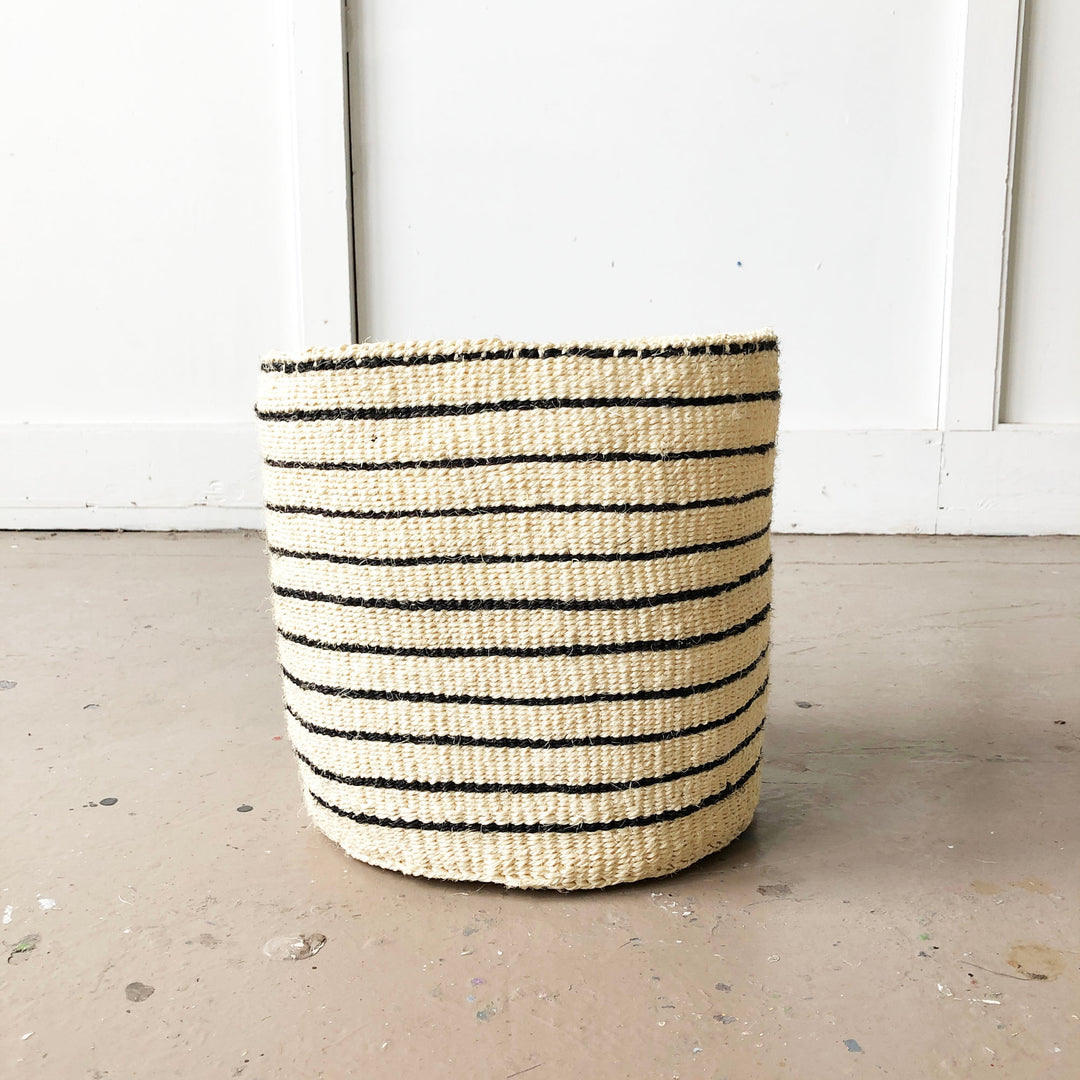 BLACK + NEUTRAL BASKETS