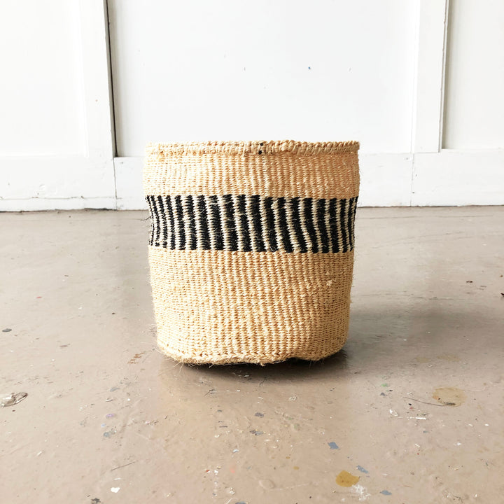 BLACK + NEUTRAL BASKETS