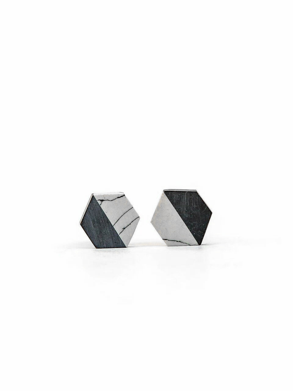 BALANCED GEOMETRY STUDS