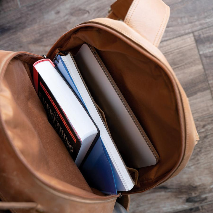 THE TRAVELER BACKPACK