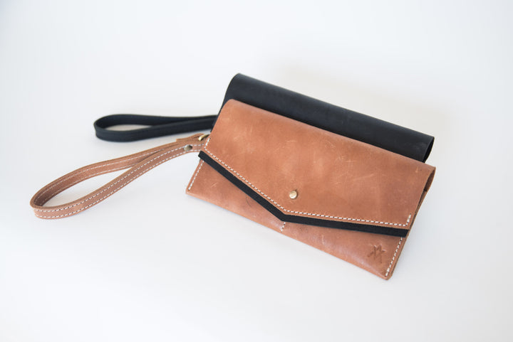 LEATHER WRISTLET WALLET