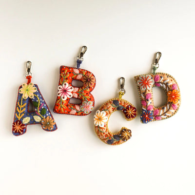 EMBROIDERED INITIAL KEYCHAIN