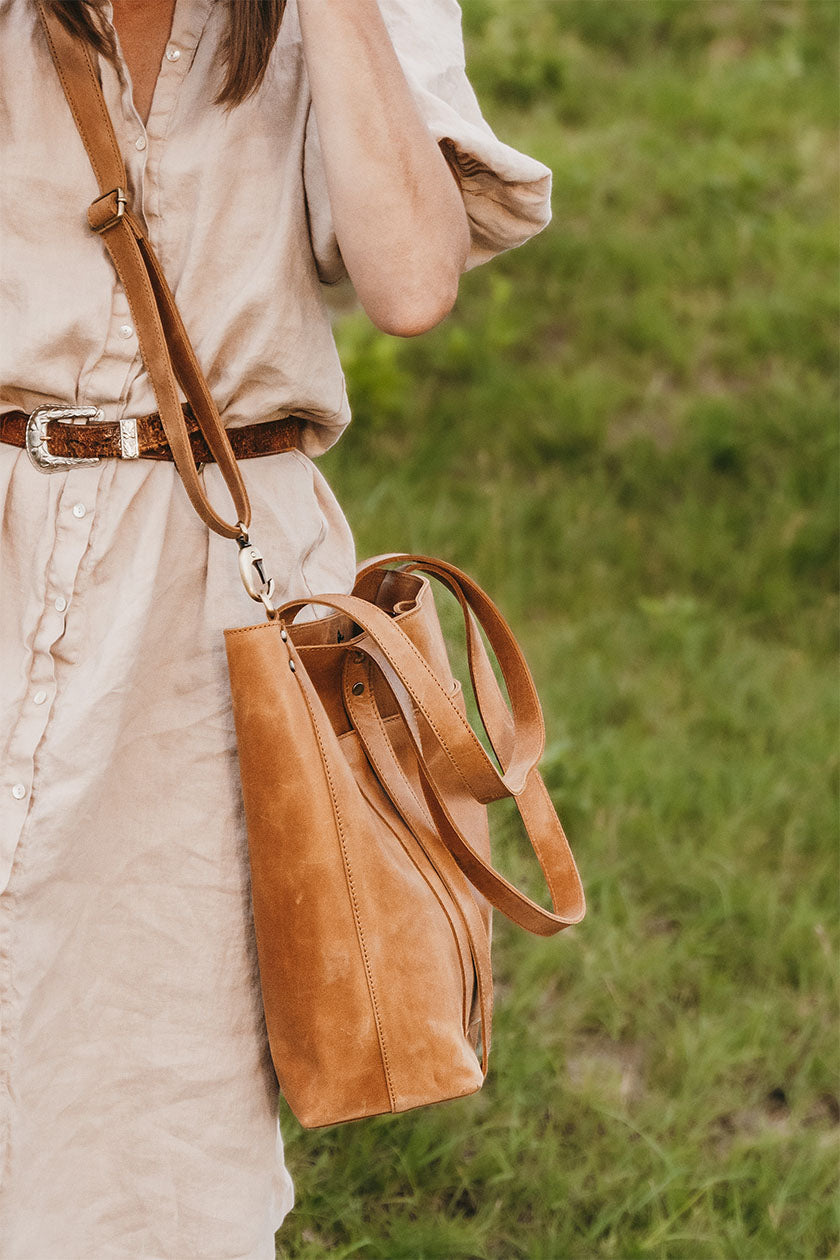 ABUNDANCE TRAVEL TOTE
