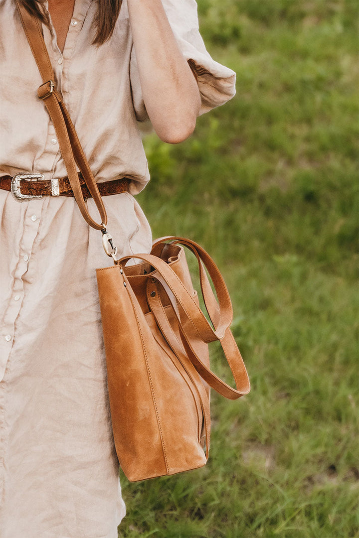 ABUNDANCE TRAVEL TOTE