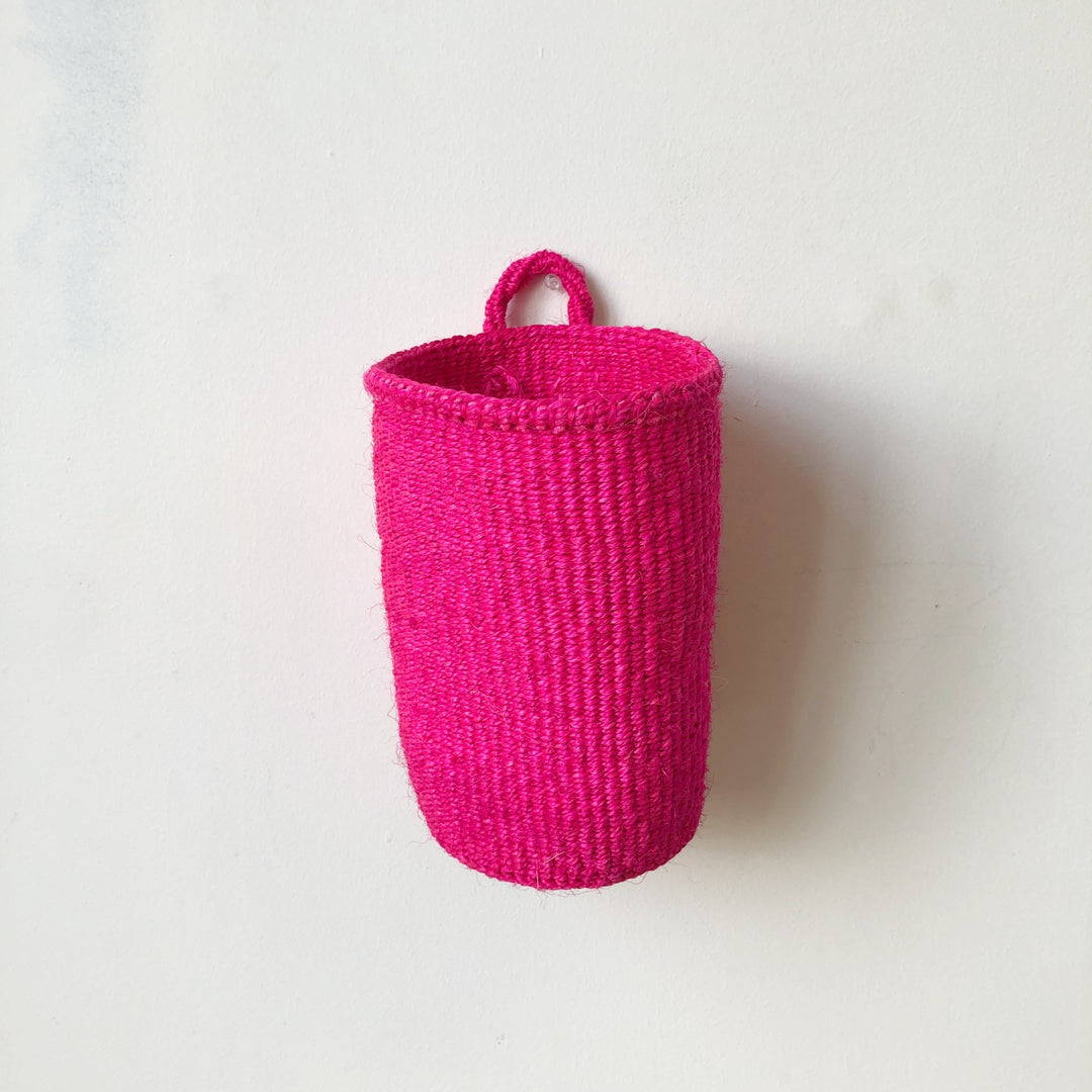 BRIGHT HANGING WALL BASKET