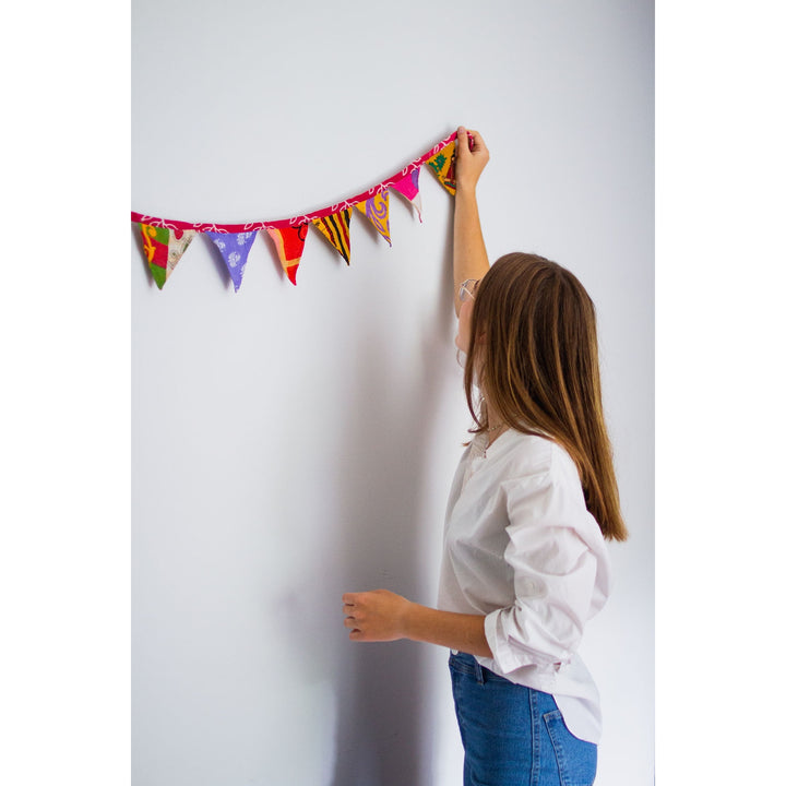 KANTHA TRIANGLE BANNER