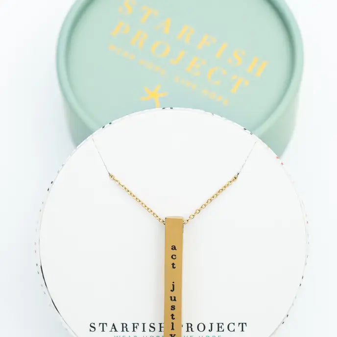 STARFISH JUSTICE GOLD BAR NECKLACE